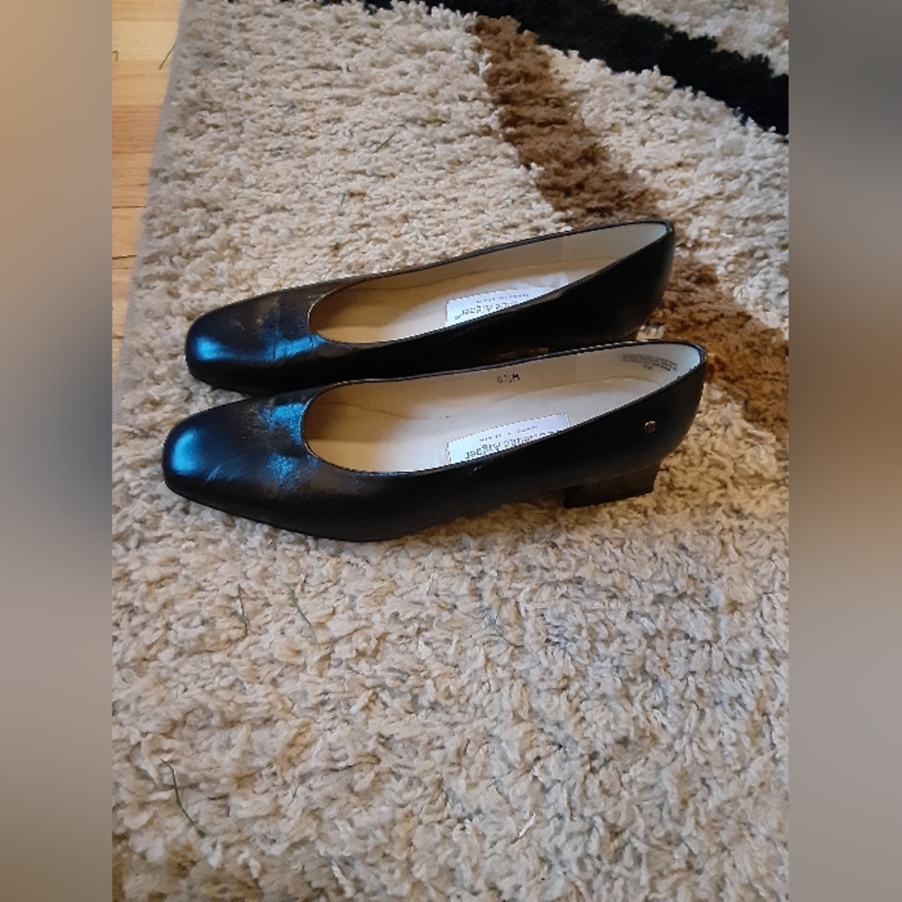 Etienne Aigner Black Leather Block Small Heels Women's 8.5M Business Casual - Picture 2 of 9